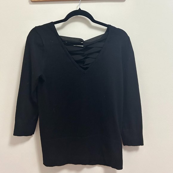 Cable & Gauge Black Sweater with Criss Cross Ribbon Back Detail Size Medium - Picture 2 of 4